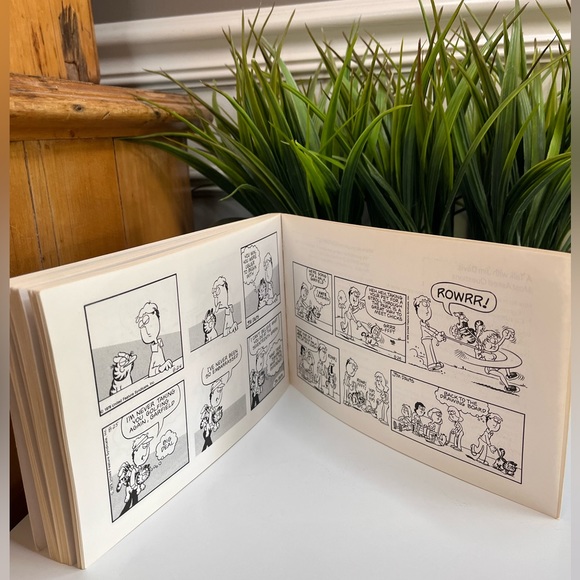 Vintage 1981 Garfield gains weight softcover book His Second Book Jim Davis - Picture 3 of 6